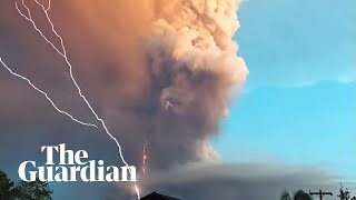 Lightning and ash timelapse footage shows Taal volcano eruption [upl. by Peirce]