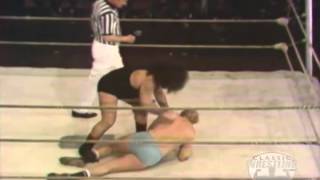 Pampero Firpo vs Gary Vallon [upl. by Emsmus]