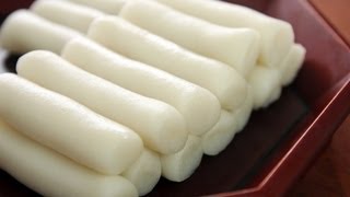 Garaeddeok long cylinder shaped rice cake 가래떡 [upl. by Kutzenco]