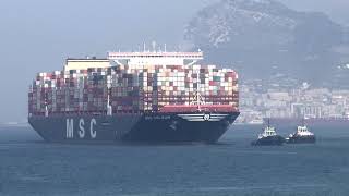 El portacontenedores más grande del mundo hace escala en el Puerto de Algeciras [upl. by Hearn547]